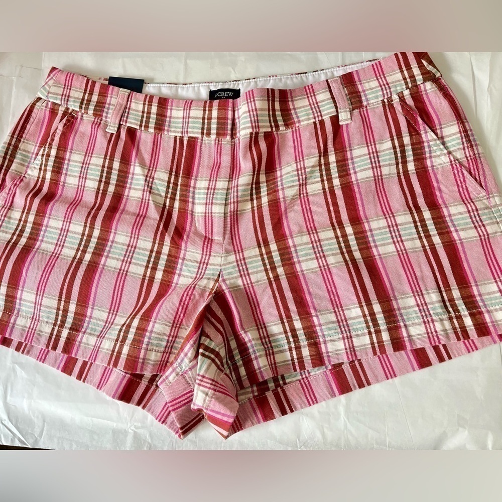 J. Crew women’s classic chino 3.5” Re-Imagined, inspired by the people & planet. - Picture 3 of 6